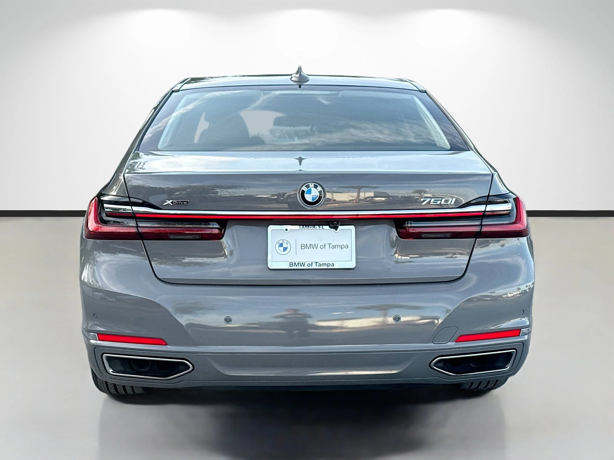 Used 2021 Bernina Grey Amber Effect BMW 750i xDrive image 4