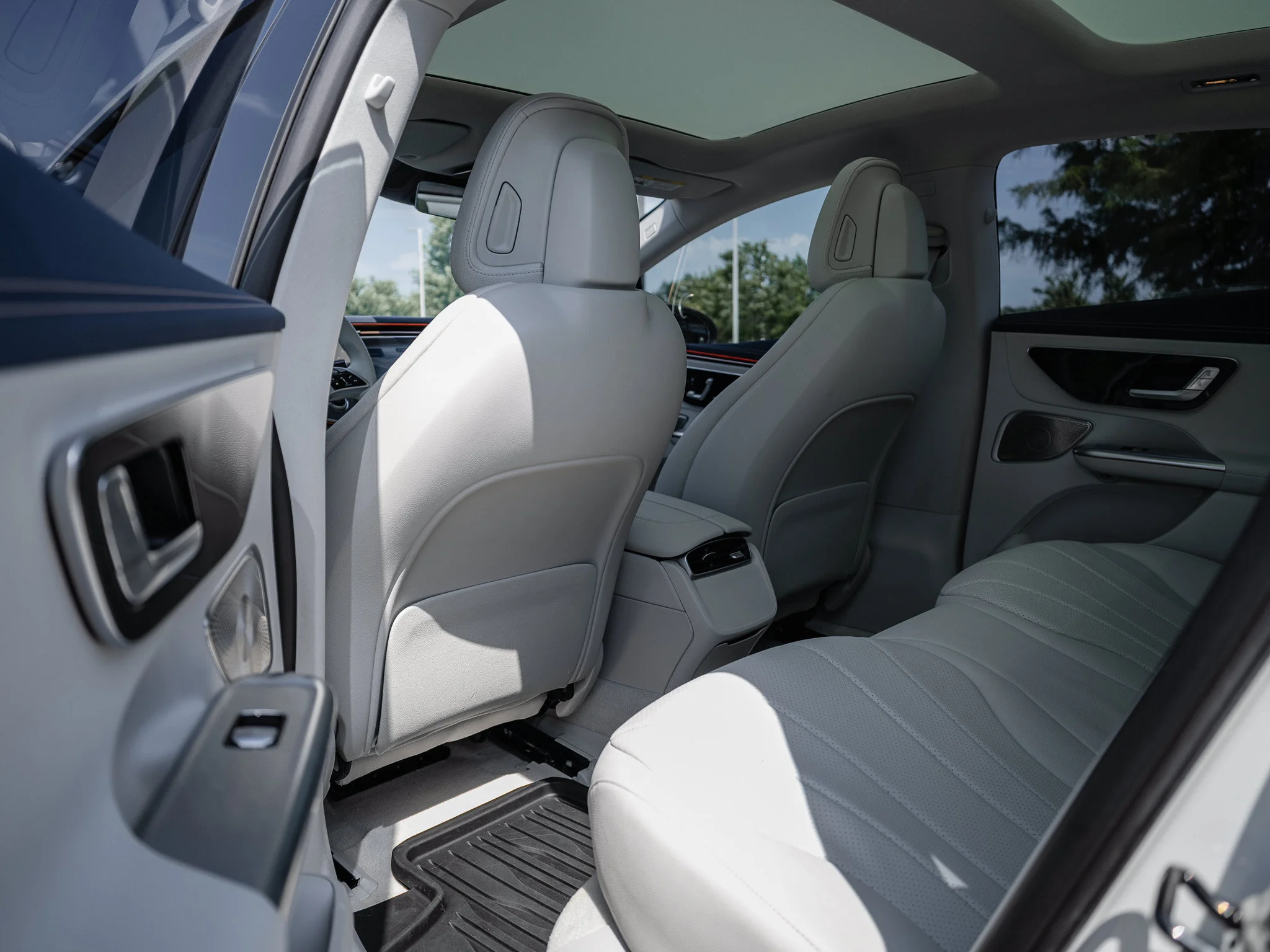 Certified Used 2023 MANUFAKTUR Moonlight White Metallic Mercedes-Benz 350 Sedan image 29