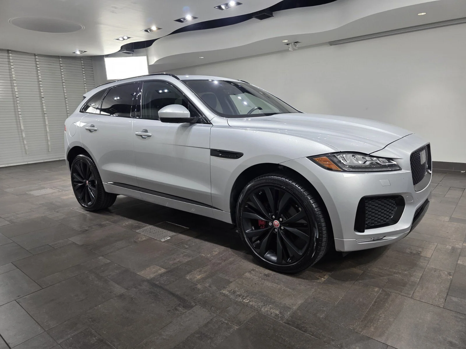 Used 2020 Indus Silver Metallic Jaguar S P380 image 27