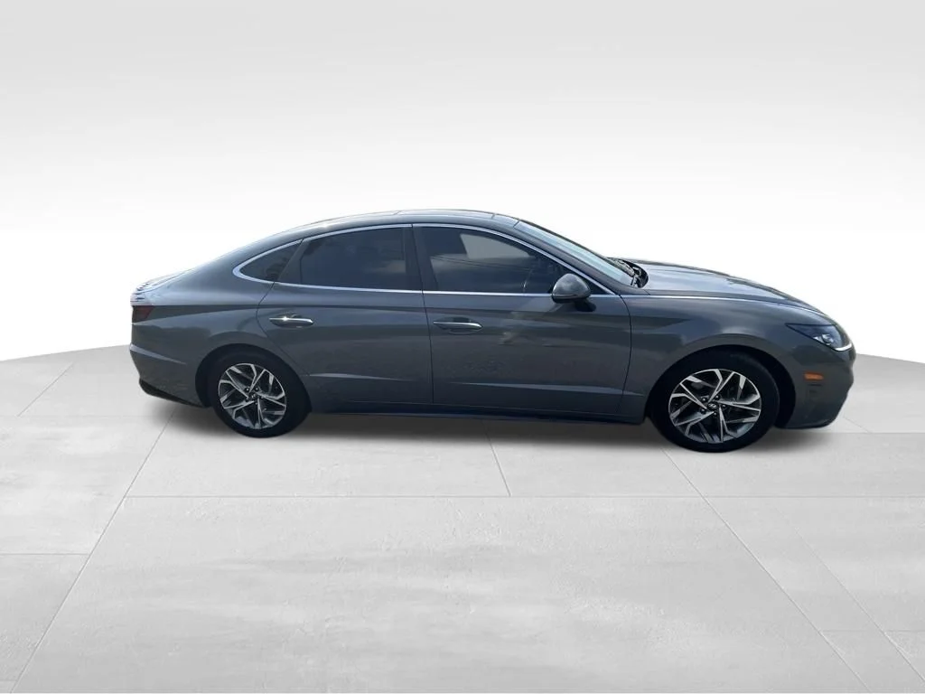 Used 2022 Gray Hyundai SEL image 16