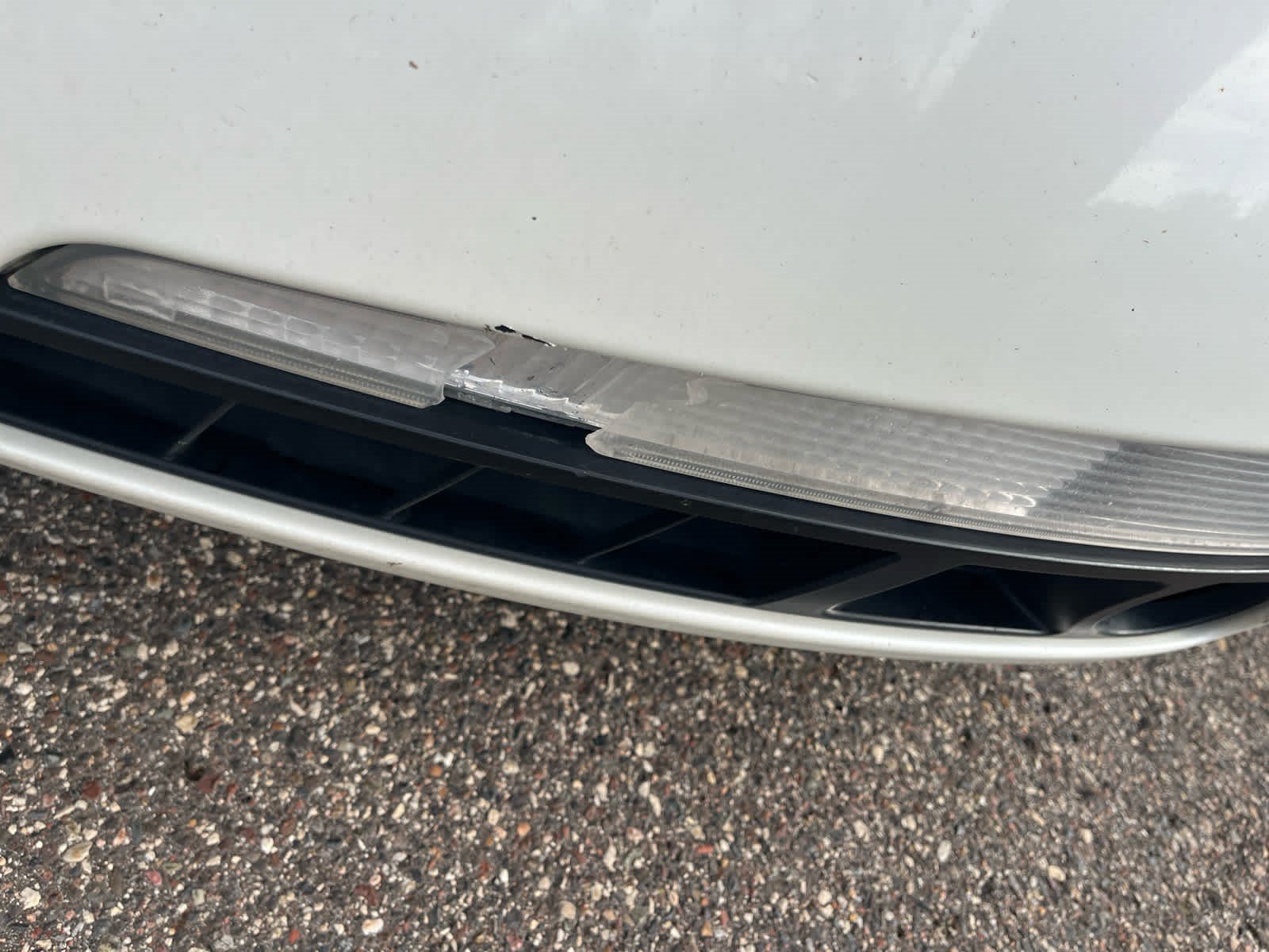 Used 2011 White Diamond Pearl Acura  image 7
