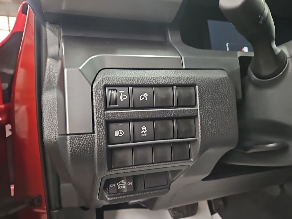 2025 Toyota Tacoma SR5 - Photo 16