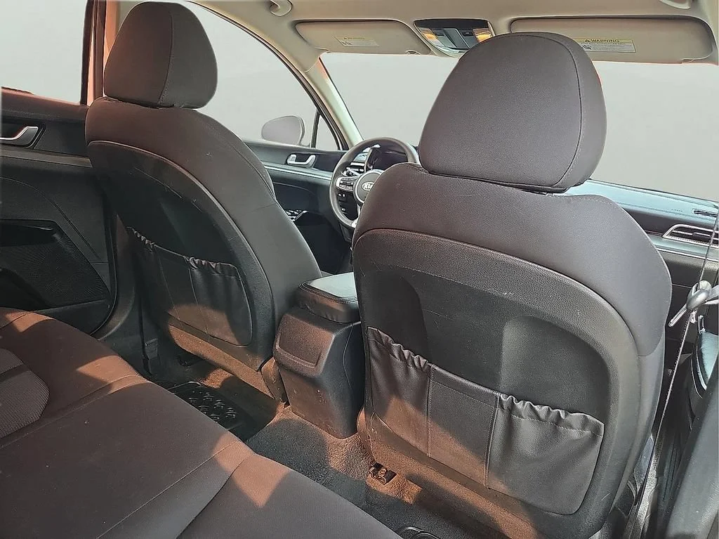 Used 2021 White Kia LXS image 11