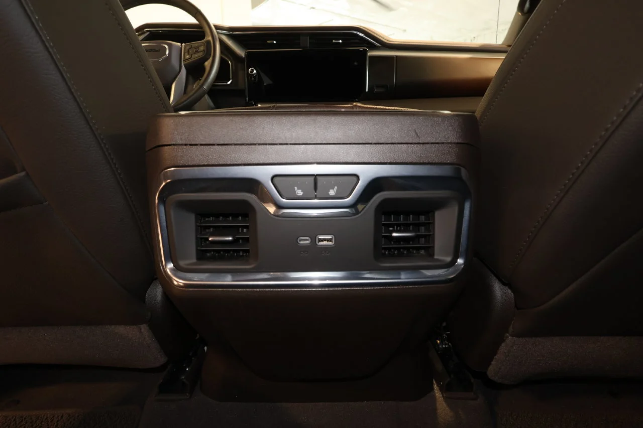 Used 2025 White Frost Tricoat GMC Denali image 31
