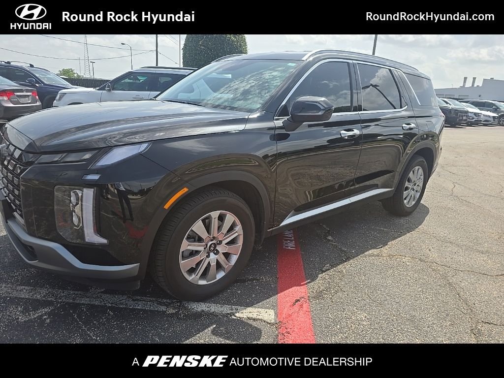 Used 2025 Black Hyundai SEL image 1
