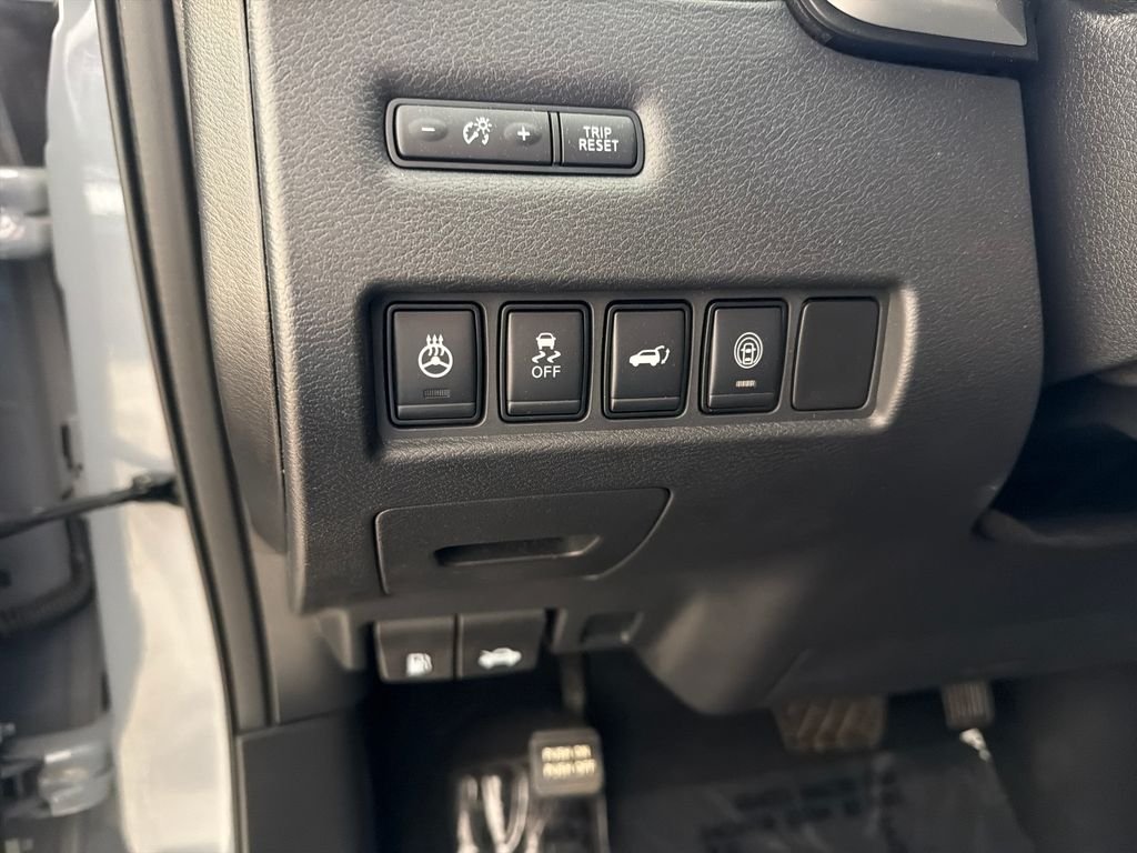 Used 2022 Boulder Gray Nissan SL image 28