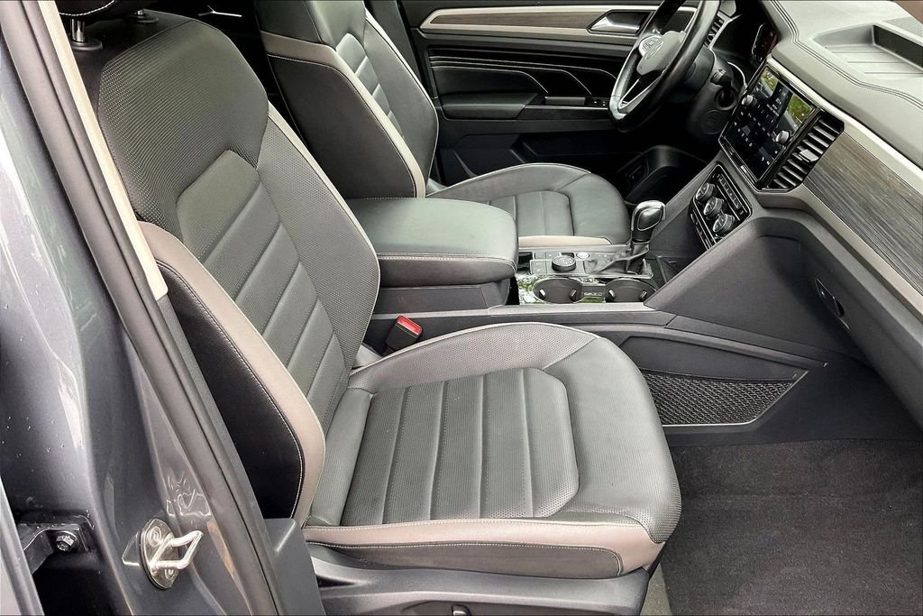 Used 2021 Gray Volkswagen SEL Premium image 7