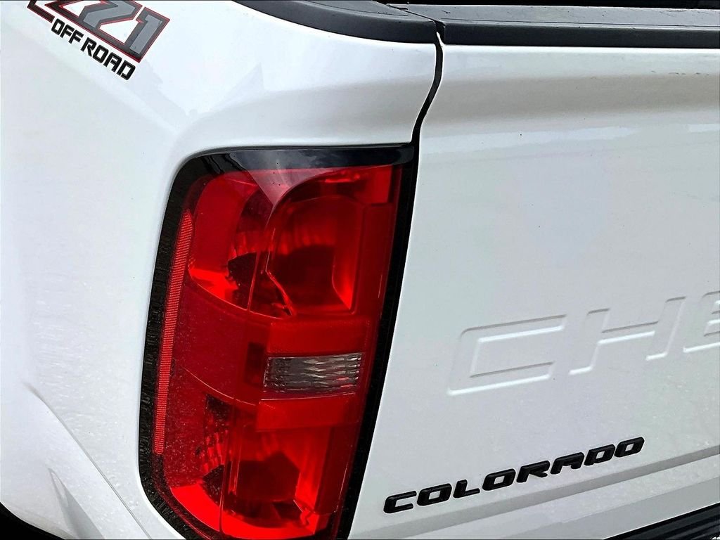 Used 2022 White Chevrolet Z71 image 26
