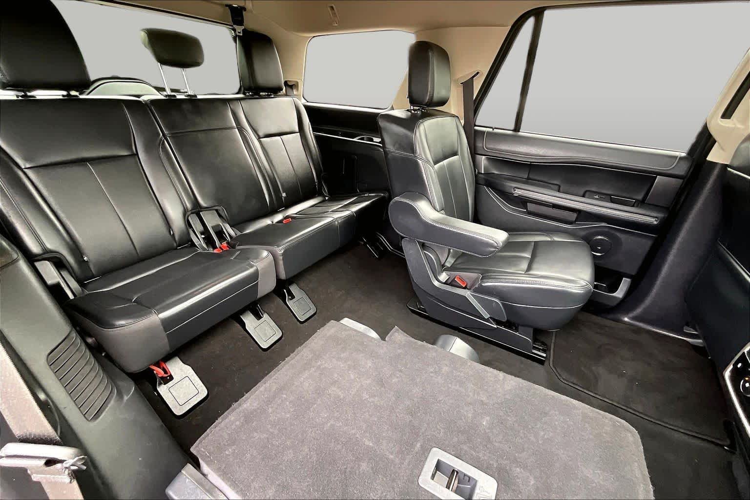 Used 2024 Star White Metallic Tri-Coat Ford XLT image 18