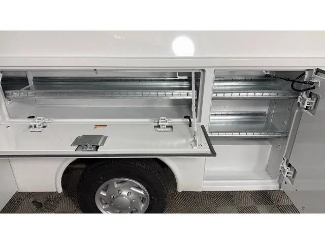 New 2025 Oxford White Ford E-350 SRW image 36