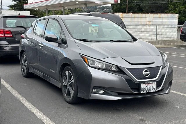 Used 2019 Gun Metallic Nissan SL image 2