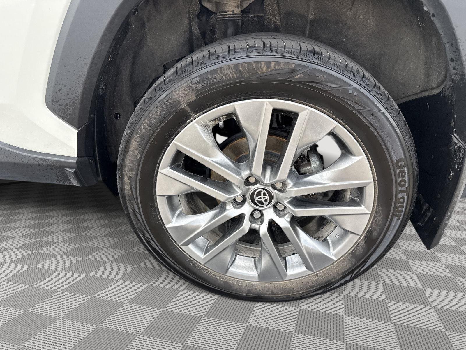 Certified Used 2022 Blizzard Pearl Toyota XLE Premium image 17