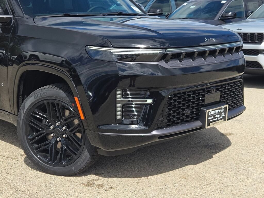 New 2026 High Gloss Black Exterior Paint Jeep Limited Reserve image 4