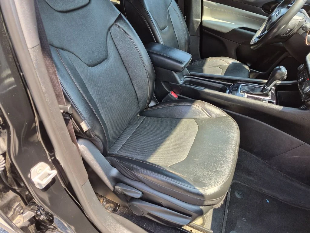 Used 2023 Black Jeep Limited image 23