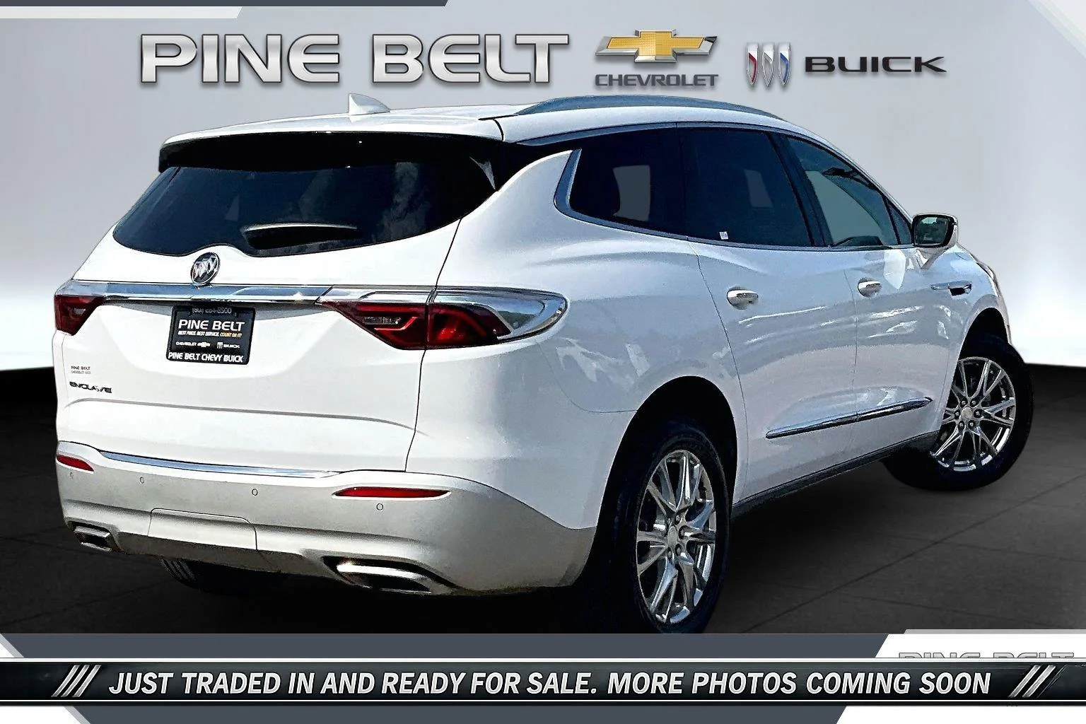 Used 2022 Summit White Buick Premium image 11