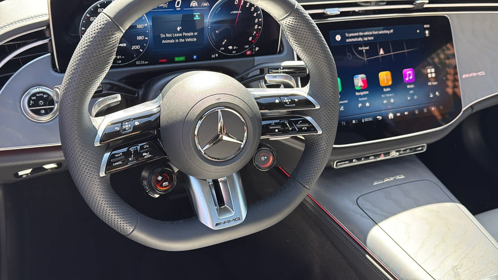New 2026 MANUFAKTUR Moonlight White Magno Mercedes-Benz AMG® E 53 E image 25