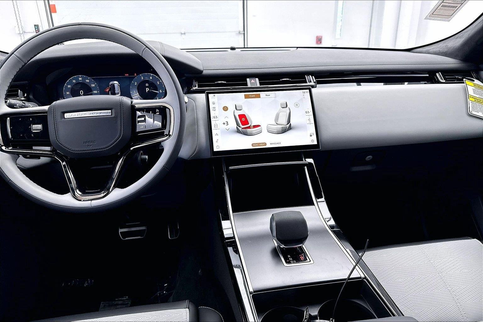 New 2026 Santorini Black Metallic Land Rover Autobiography image 11