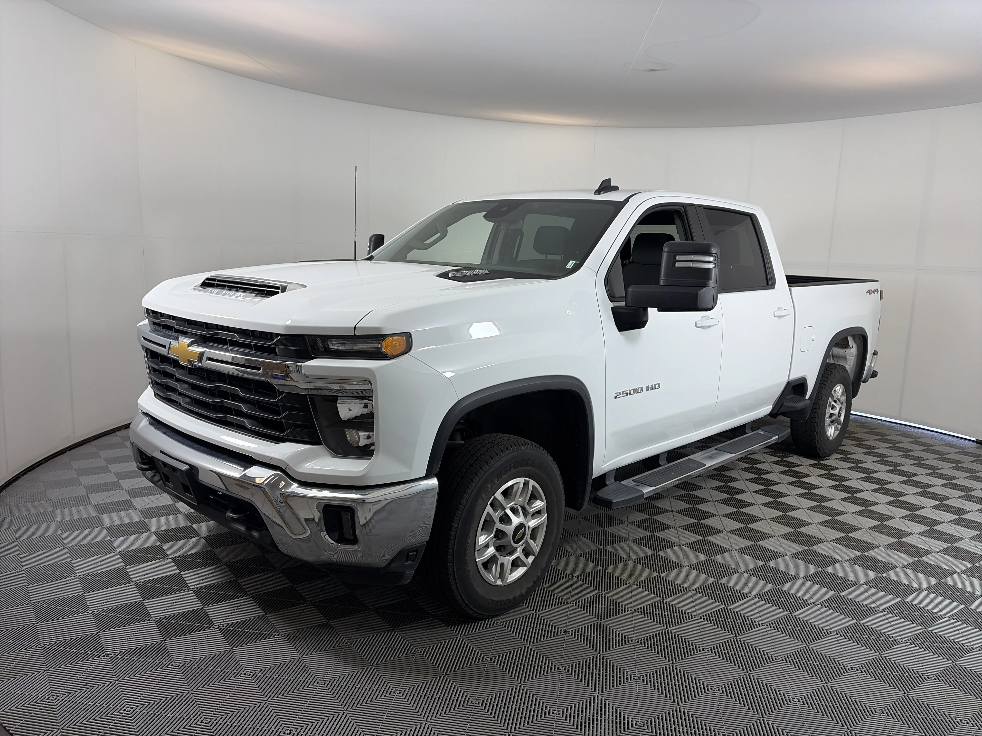Certified Used 2025 Summit White Chevrolet LT image 2