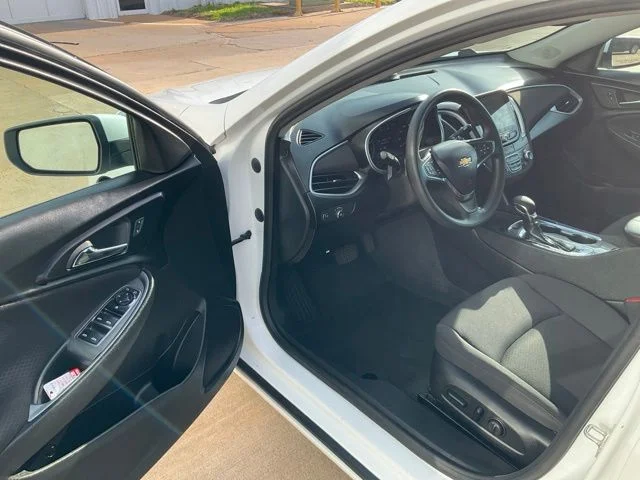 Used 2024 White Chevrolet LT image 3