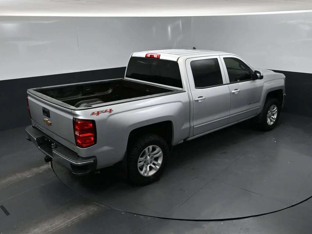 Used 2017 Silver Ice Metallic Chevrolet LT image 16