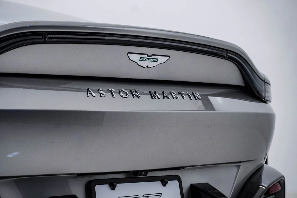 Used 2025 Aluminite Silver Aston Martin Carbon image 12
