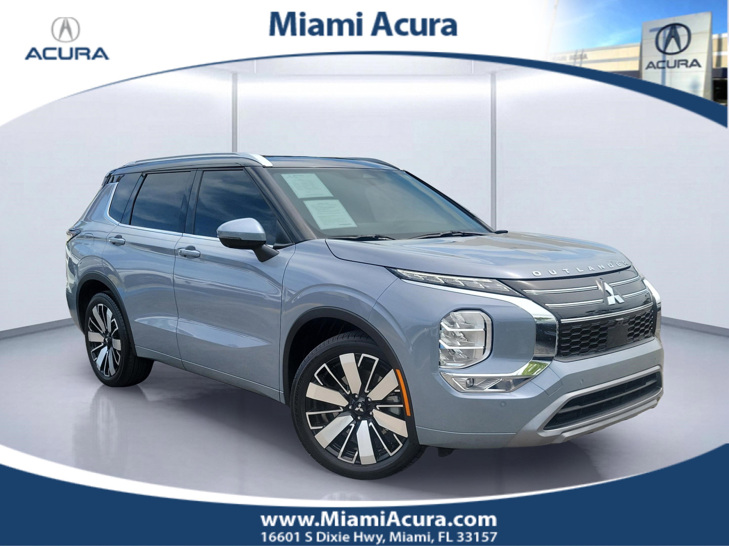 Used 2025 Moonstone Gray/Black Roof Mitsubishi SEL image 1