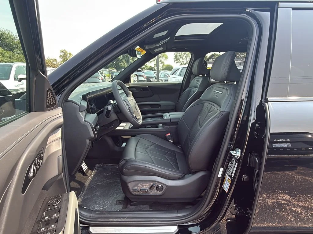 New 2027 Ebony Black Kia X-Line SX image 10