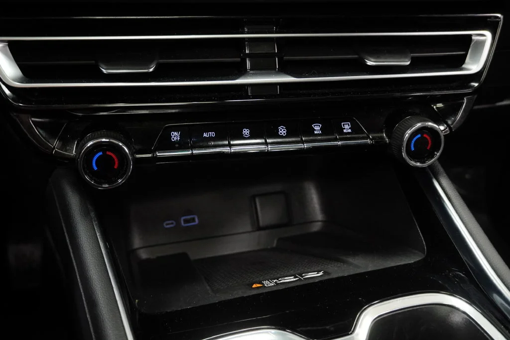 Used 2024 Mosaic Black Metallic Chevrolet RS image 23