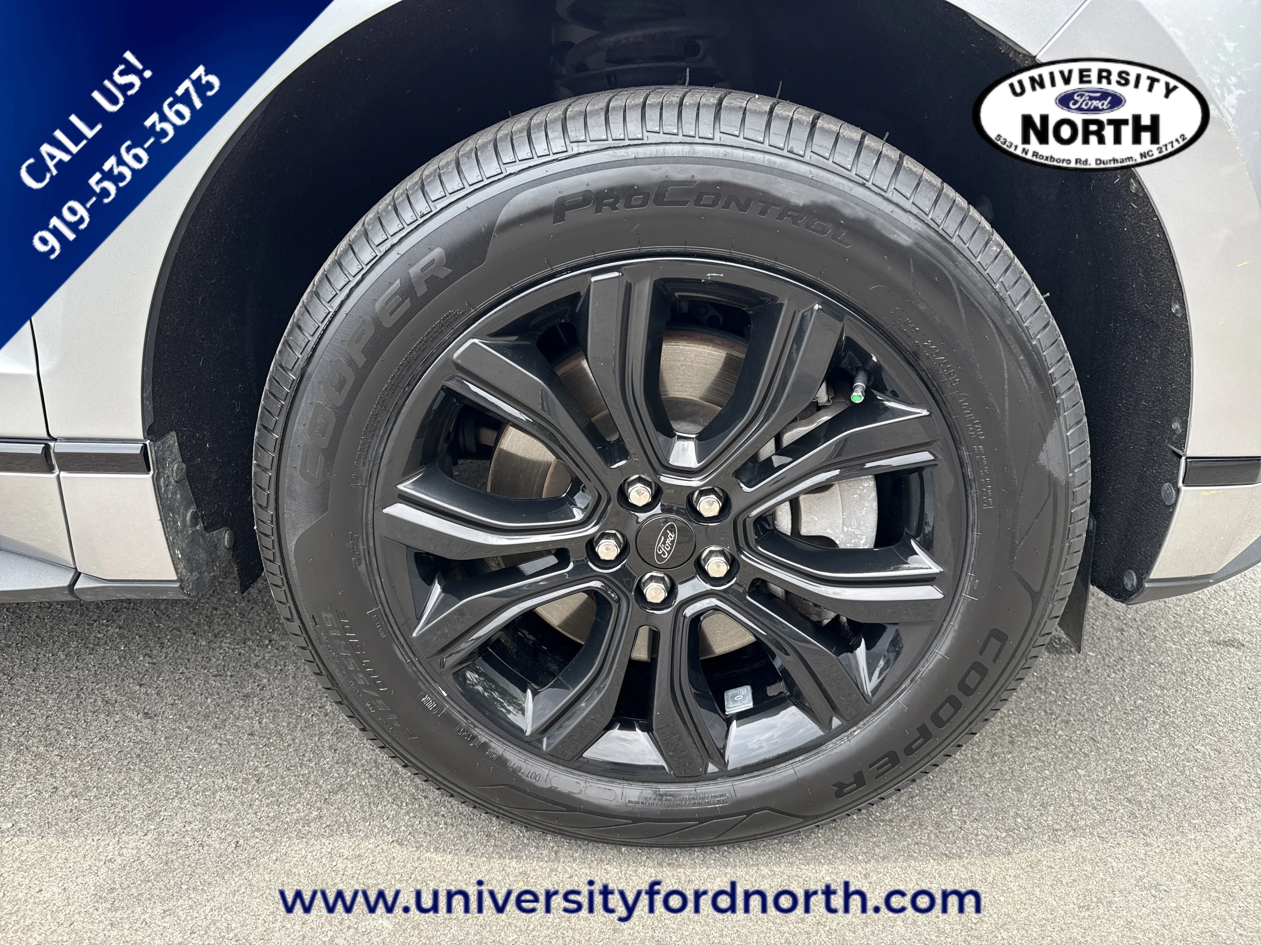 Used 2024 Silver Metallic Ford SE image 9