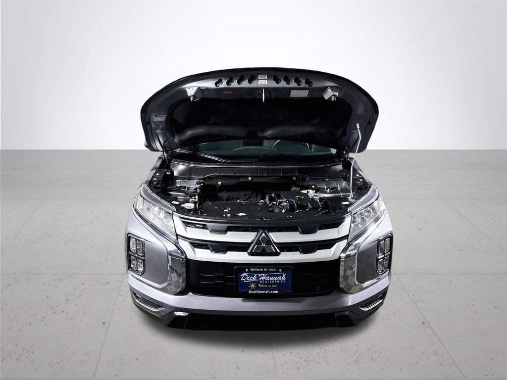Used 2022  Mitsubishi 2.0 ES image 21
