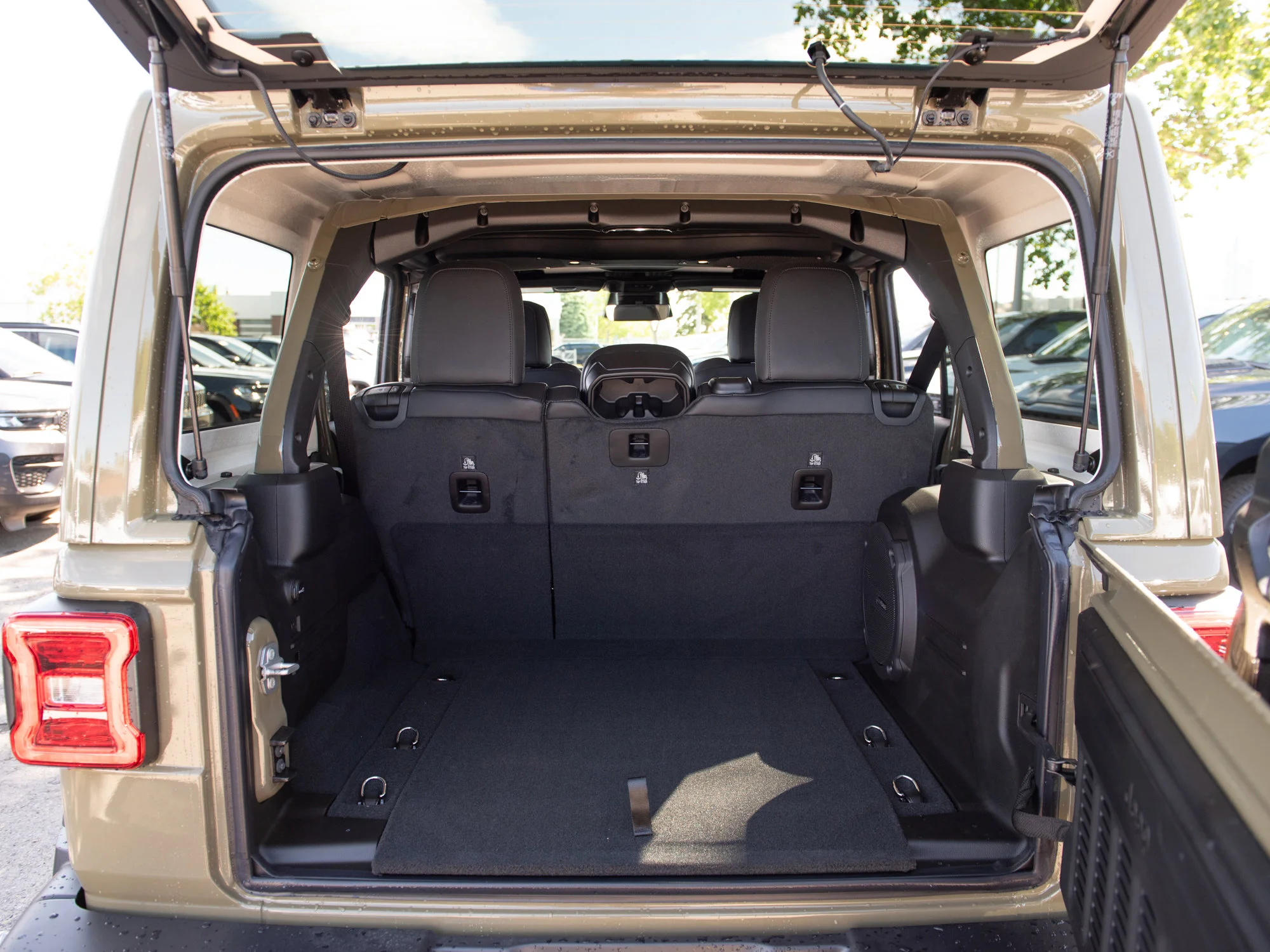New 2026 41 Jeep Sahara* image 18