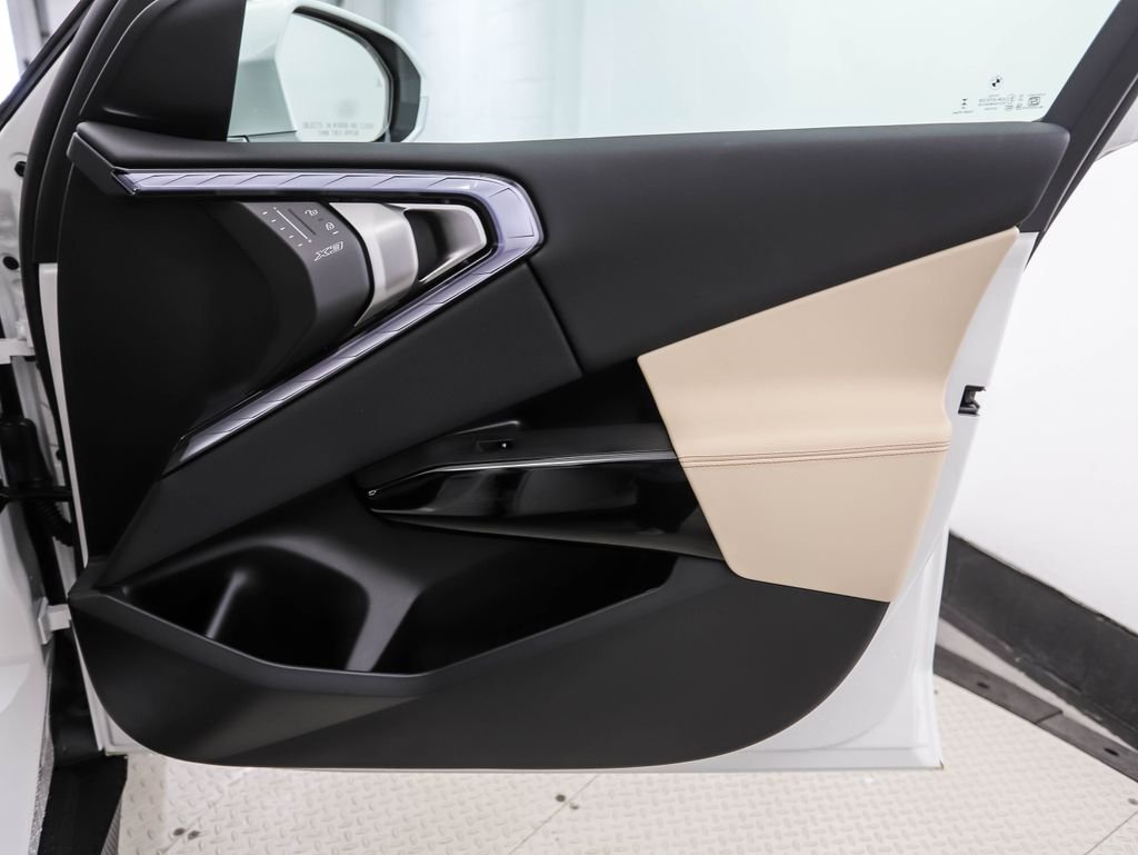 New 2026 Mineral White Metallic BMW 30 xDrive image 29