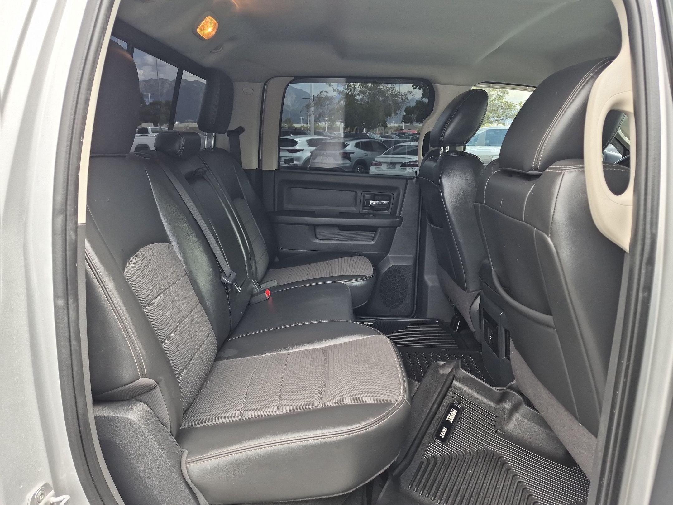 Used 2012  Ram Sport image 28
