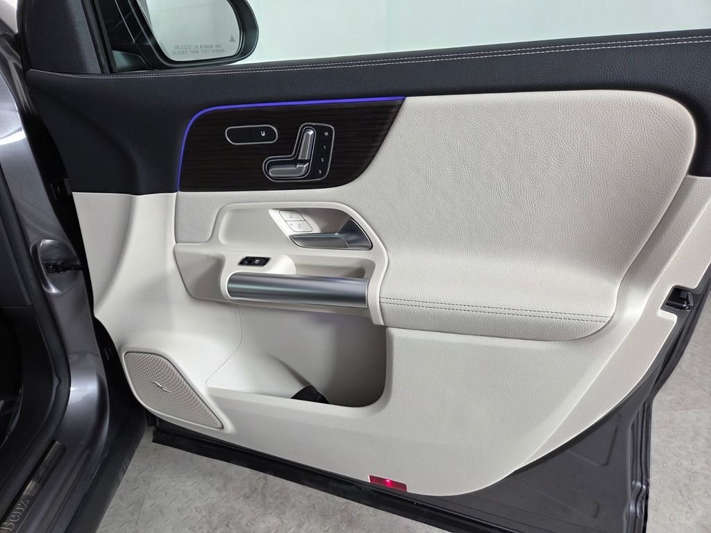 Certified Used 2025 Gray Mercedes-Benz GLA 250 image 34