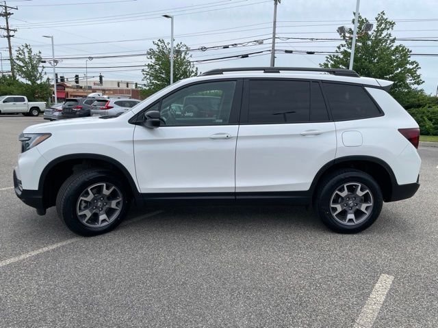 Certified Used 2023 Platinum White Pearl Honda AWD TRAILSPORT image 4