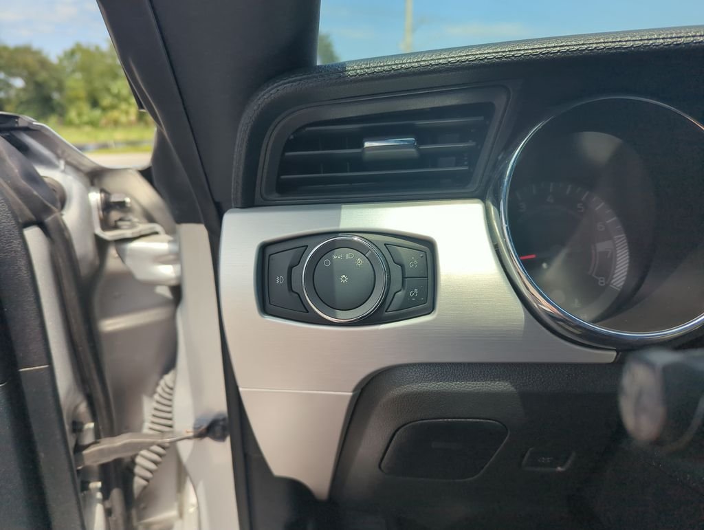 Used 2016 Silver Ford GT Premium image 16