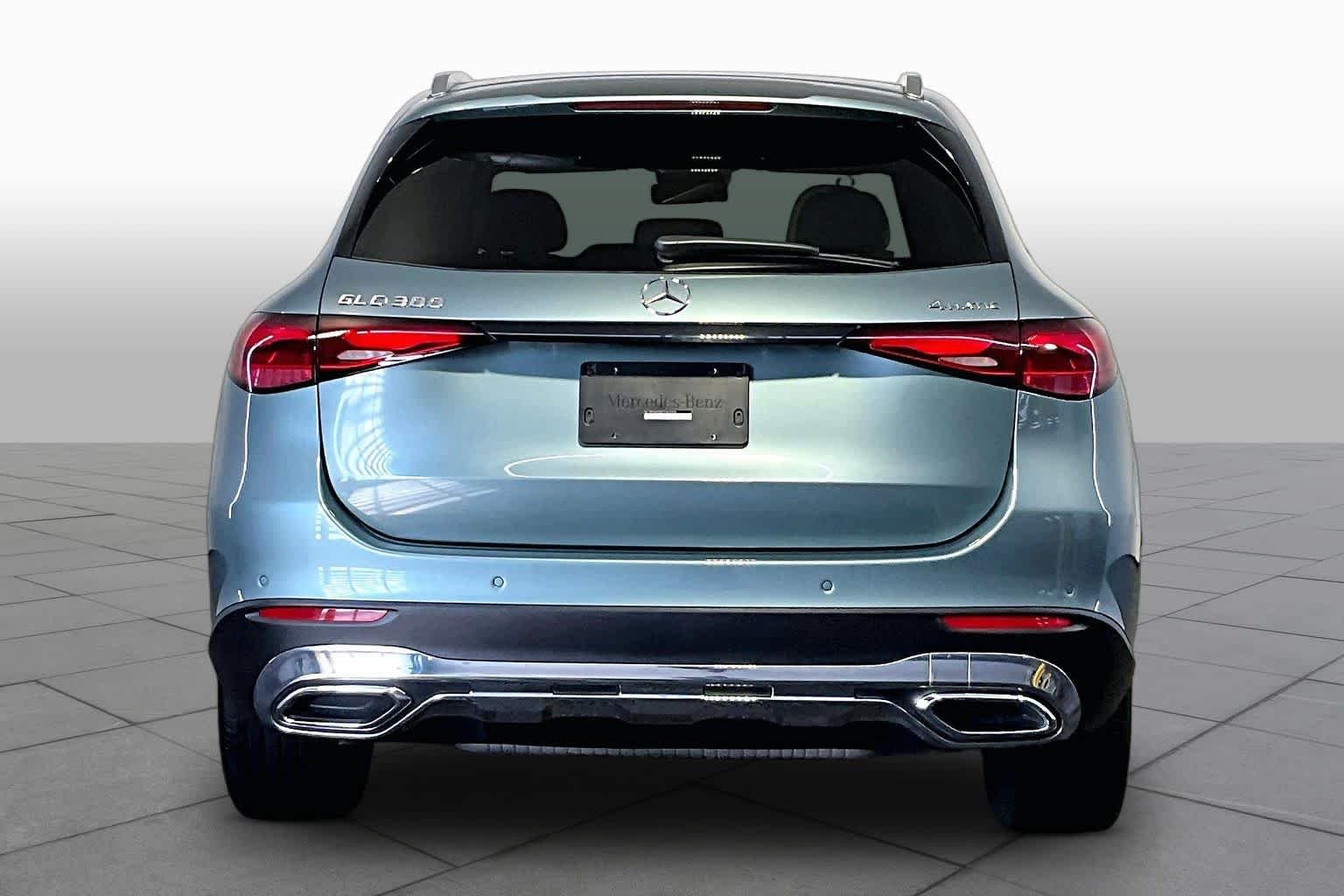 Certified Used 2026 Verde Silver Metallic Mercedes-Benz GLC 300 image 5