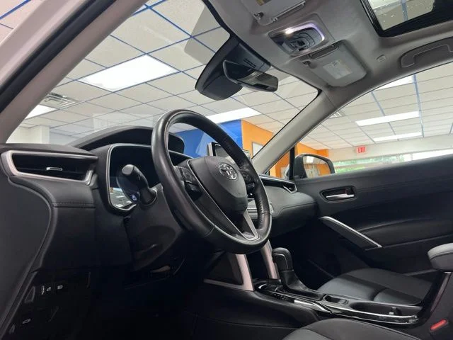 Used 2023 Beige Toyota XLE image 20