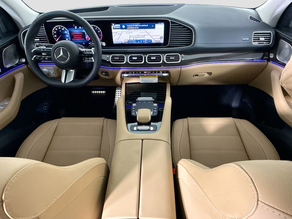 New 2026 MANUFAKTUR Ireland Mid Green Metallic Mercedes-Benz GLS 450 image 14