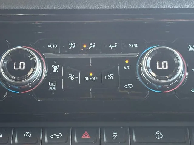 Used 2025 White GMC AT4 image 5