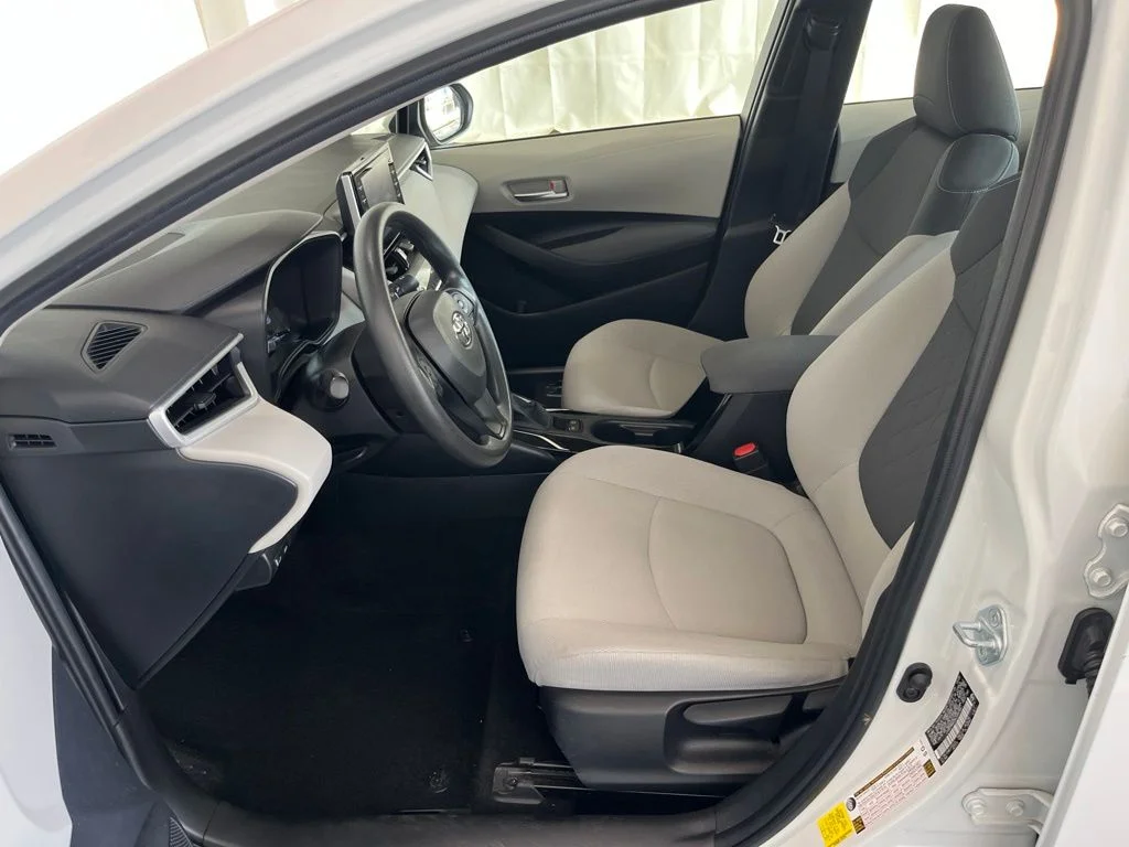 Used 2021 White Toyota LE image 3