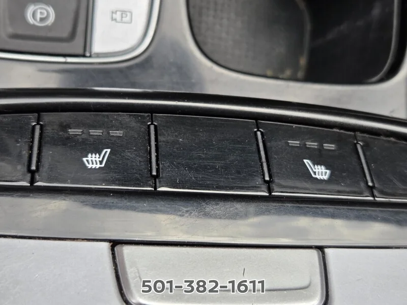 Used 2024 White Pearl HYUNDAI SEL FWD *LTD AVAIL* image 31