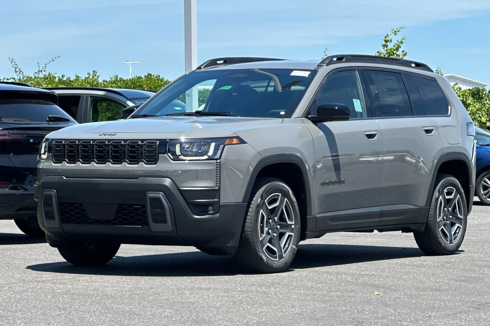 New 2026 Sting-Gray Clear-Coat Exterior Paint Jeep Limited image 8