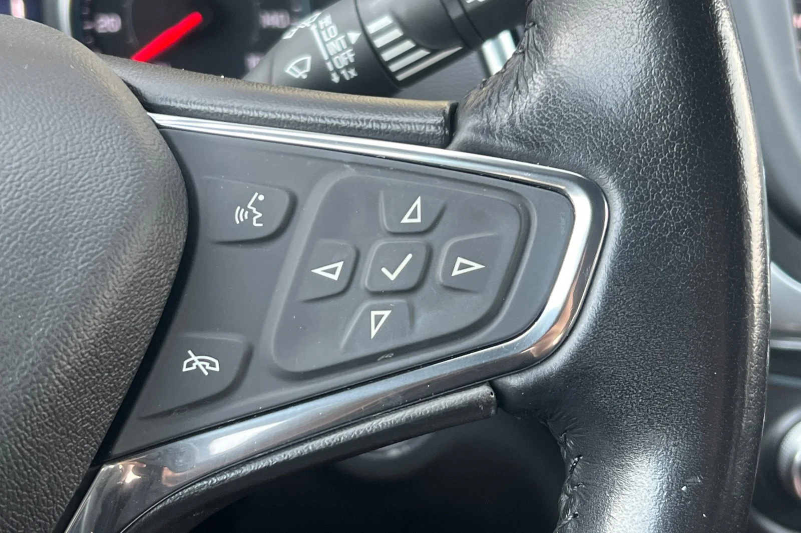 Used 2020 Mosaic Black Metallic Chevrolet LT image 26