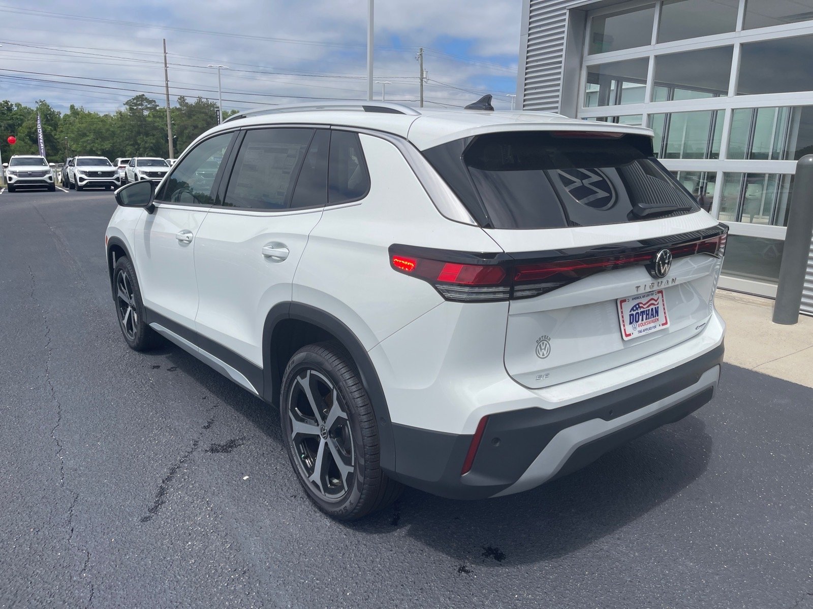 New 2026 Pure White Volkswagen SE 4Motion image 12
