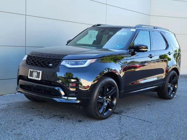 2025 Land Rover Discovery P300 Dynamic SE's photo