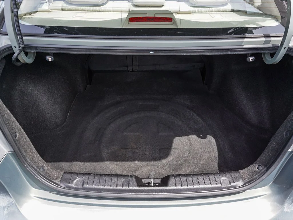 Used 2010 Beige Hyundai GLS image 25