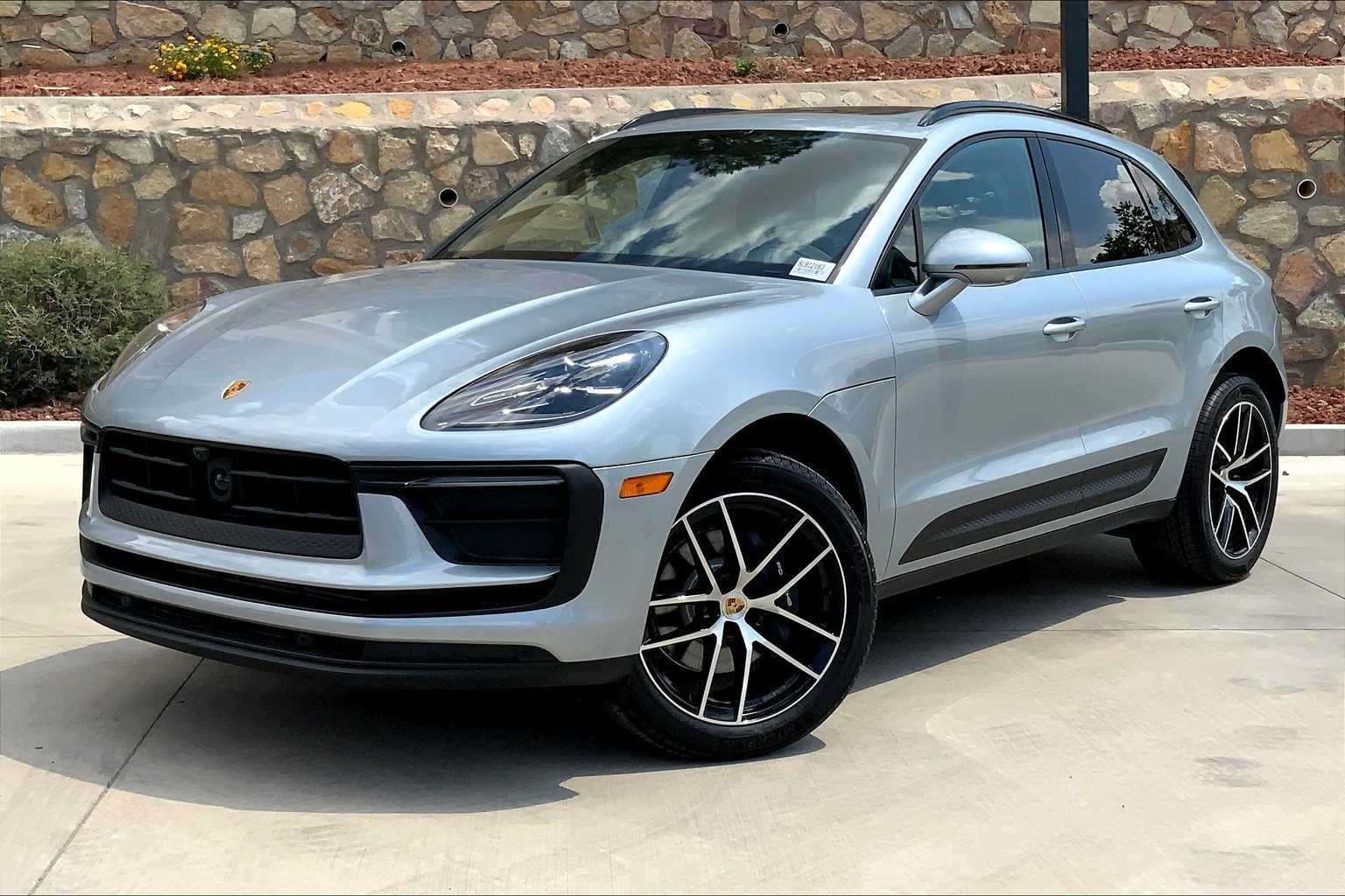 2025 Porsche Macan Base