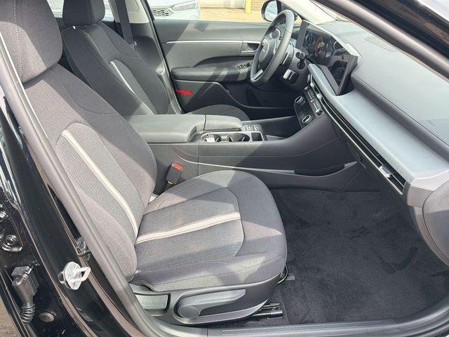 New 2026 Black Hyundai SEL Sport image 25