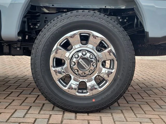 New 2026 Gray Metallic Ford Lariat image 8